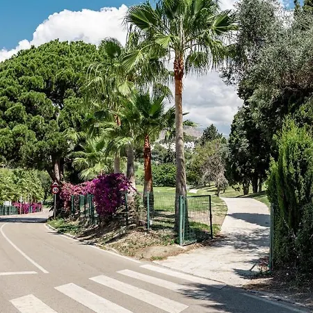 Coastal In Gated Community Close To Puerto Banus And Centro Plaza , Lr10 *