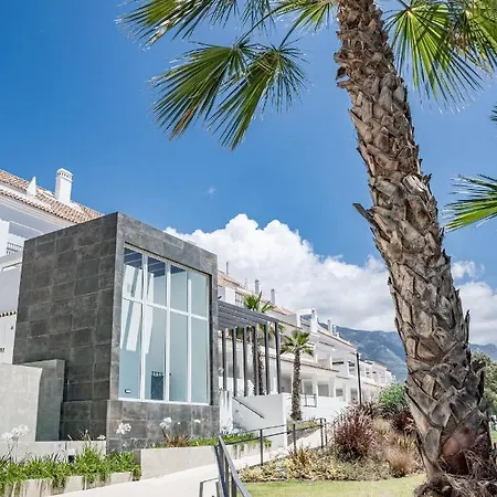 Coastal In Gated Community Close To Puerto Banus And Centro Plaza , Lr10 アパート
