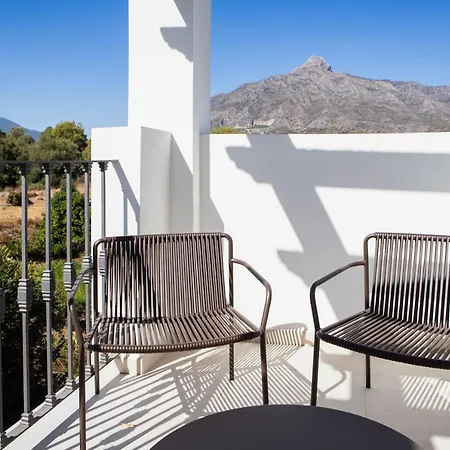 Coastal In Gated Community Close To Puerto Banus And Centro Plaza , Lr10 アパート