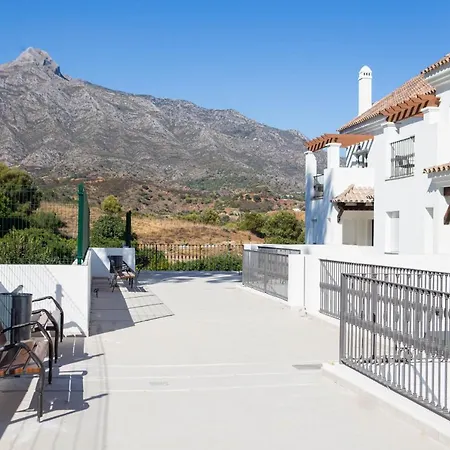 Coastal In Gated Community Close To Puerto Banus And Centro Plaza , Lr10 マルベーリャ