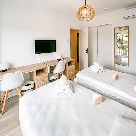 Coastal In Gated Community Close To Puerto Banus And Centro Plaza , Lr10 アパート
