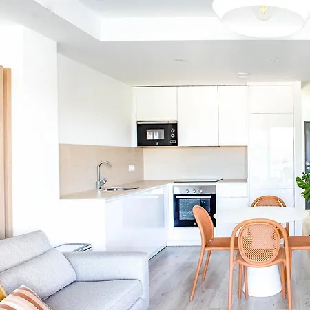 Coastal In Gated Community Close To Puerto Banus And Centro Plaza , Lr10 アパート