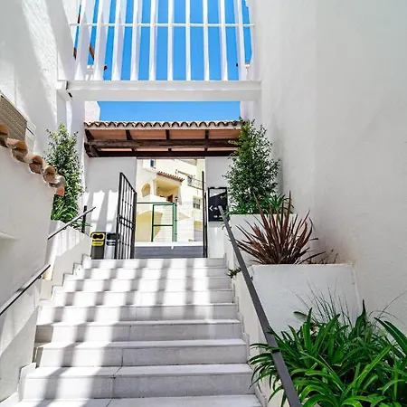 Coastal In Gated Community Close To Puerto Banus And Centro Plaza , Lr10 マルベーリャ