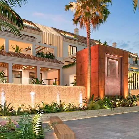 Coastal In Gated Community Close To Puerto Banus And Centro Plaza , Lr10 マルベーリャ